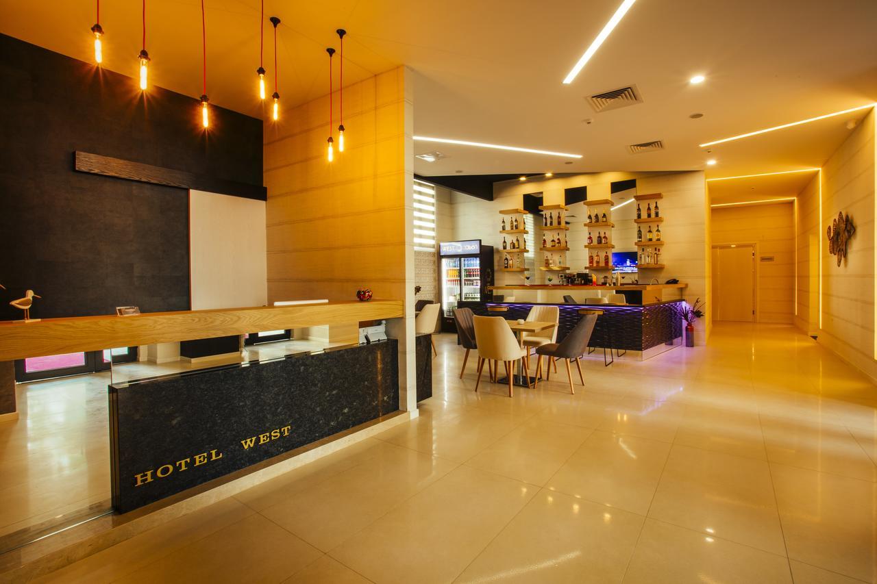 Hotel West Batumi Exterior foto